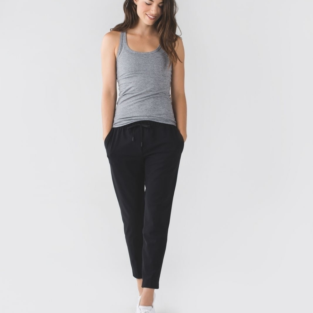 Lululemon Jet Set Crop - Picture 1 of 8